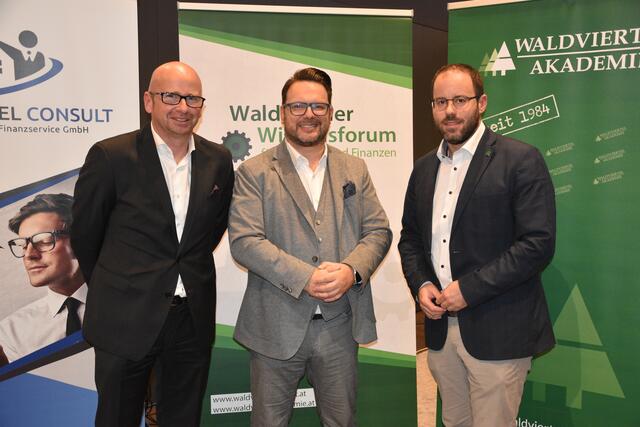 Waldviertel Consult-Geschäftsführer Markus Miko, Vortragender Stefan Ferstl und Waldviertel Akademie- Vorsitzender Thomas Arthaber (v.l.) beim 18. Waldviertler Wissensforum | Foto: Waldviertel Akademie