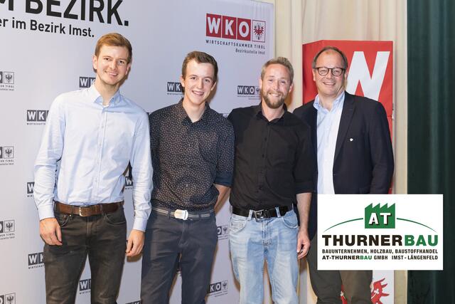 2. Platz: Alexander Sonnweber (Maurer im 3. Lehrjahr, 2.v.li.) mit Lukas Huber (li.), Hannes Frischmann und Josef Huber.
