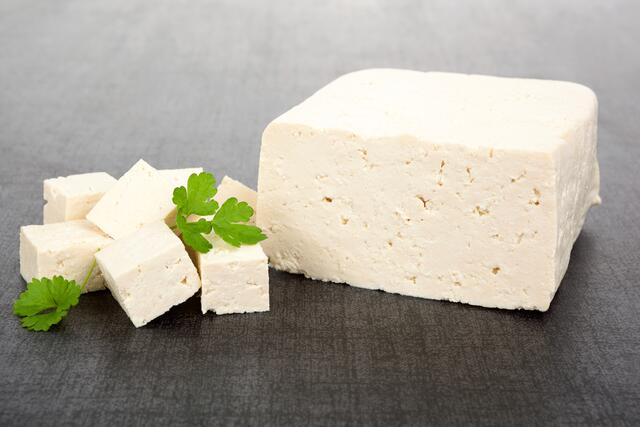 Naturtofu als nachhaltige und gesunde Alternative zu Fleisch. | Foto: panthermedia/eskymaks