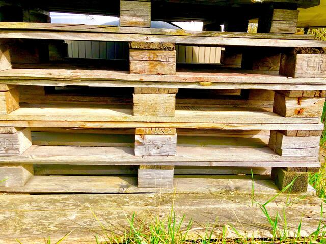 In Kalsdorf wurden ungefähr 1.200 Europaletten gestohlen.