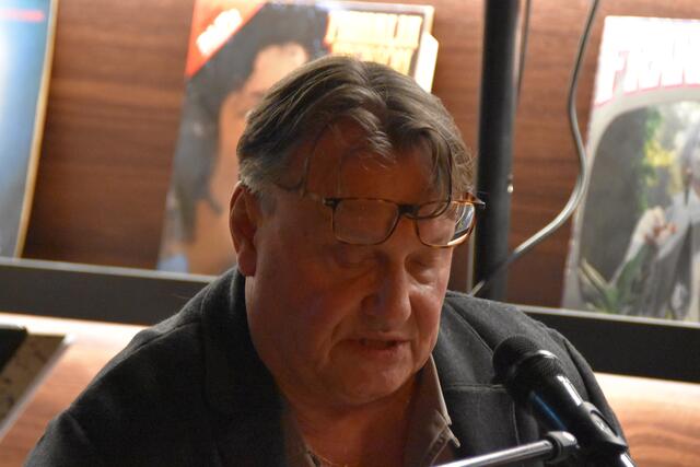 Joesi Prokopetz hat unzählige Hits für Wolfgang Ambros und Co. geschrieben. Nun hat er seinen Roman "Teufelskreuz" veröffentlicht. | Foto: RegionalMedien Steiermark/Hofmüller
