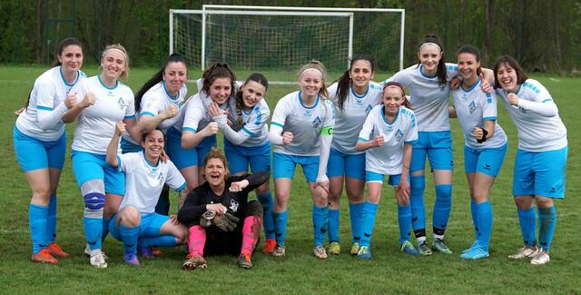 Die Vizemeisterinnen aus Schwanenstadt. | Foto: Albert Bucar