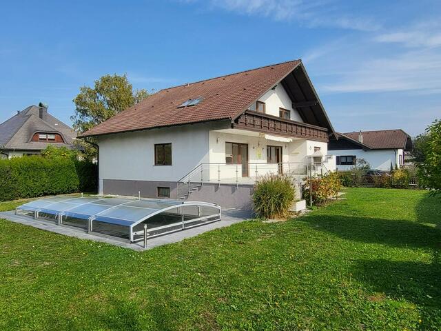 GUNTRAMSDORF, geräumiges, vollunterkellertes Baumeisterhaus Bj. 1982 in beliebter Lage, 227m² Wfl, 802m² südseitiger Grund, HWB 115, € 699.000,- Obj. 2586 | Foto: Immobilien Mörtl GesmbH