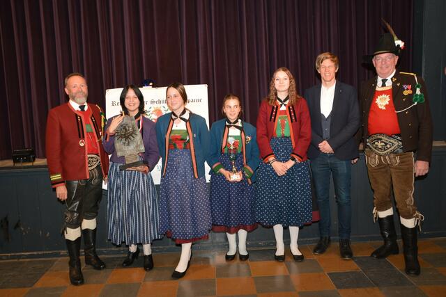 Das Sonnenburger Siegerteam: Denisa Glätze, Maya Rainer, Laura Jordan und Celina Norz  | Foto: BDTK/Gregoritsch