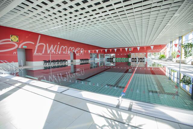 Das Sportbecken im Perger Hallenbad | Foto: Agentur Mitterlehner