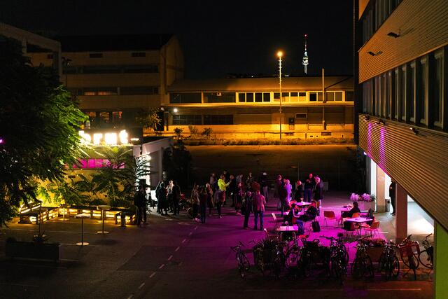 In der Nordwestbahnstraße hat das Brut Wien vorübergehend ein Zuhause gefunden. Hier wird der freien Kunstszene eine Bühne geboten. | Foto: Franzi Kreis