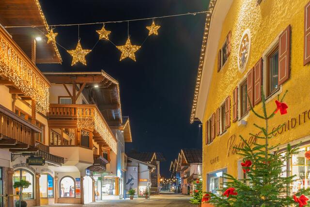 Der Weihnachtsmarkt in St. Johann in Tirol bietet einen Mix aus Genuss und Gemütlichkeit.

 | Foto: Nick Rieder Fotografie