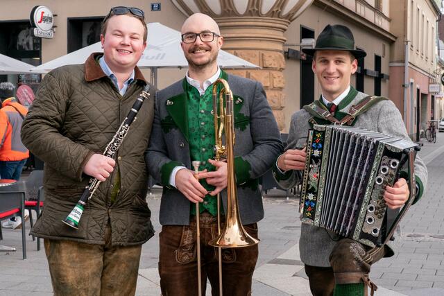 Die Murtaler Kirchtagsmusi begleitete das Faschingseinläuten musikalisch. | Foto: Klaus Pressberger