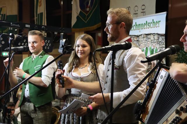 Veronika Pölzl und Georg Waltl bei der Begrüßung
