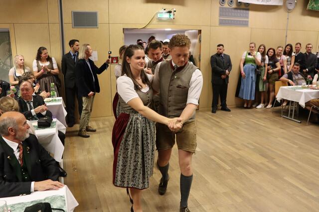 Die Polonäse beginnt