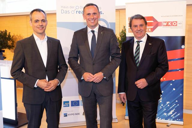 ISTA Managing Director Georg Schneider, Digitalisierungslandesrat Jochen Danninger, WKNÖ-Präsident Wolfgang Ecker | Foto: Daniel Hinterramskogler