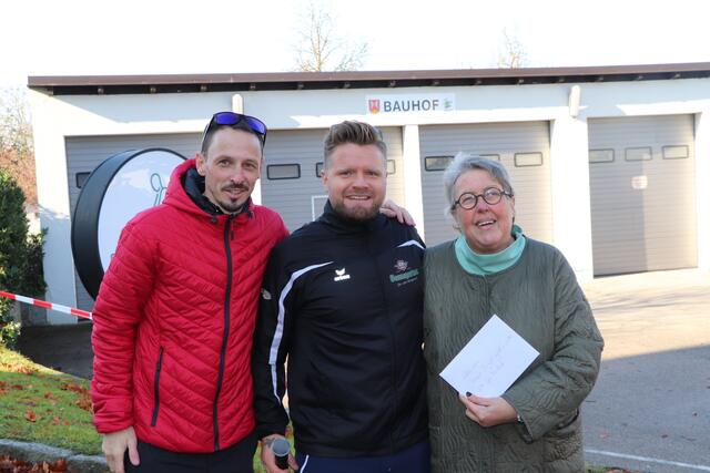 Andreas Osterkorn (BezirksRundSchau), Gerald Bischof (Engal gibt's wiakle) und Sieglinde Baumgartner. | Foto: Ebner
