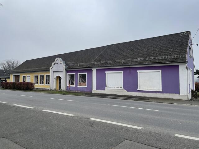 Die Oberwarter Siedlungsgenossenschaft erstand die "Alte Rax" und wird neue Wohnungen an dieser Stelle bauen.  | Foto: Elisabeth Kloiber