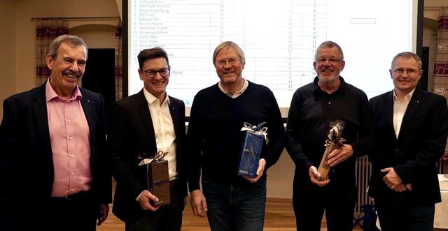 Die Gewinner des Rotary Charity-Tarockturniers sind Peter Strauß, Klaus Hofbauer, Manfred Huemer, Heinrich Reinthaler und Robert Fasoli (von links). | Foto: Wulf Sieder