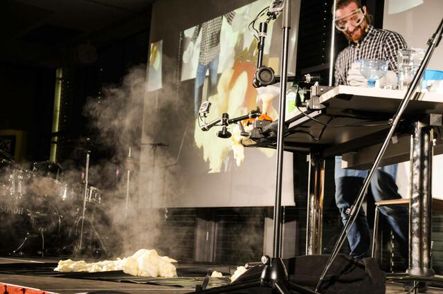 Lachen und lernen mit und von den Science Busters. | Foto: AHS Korneuburg