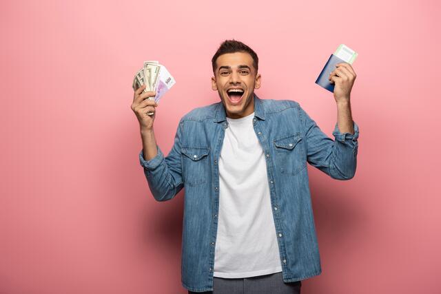  Für die Prämie in Höhe von 400 Euro für Vollzeitkräfte und einem aliquoten Teil für Teilzeitarbeitende müssen von den Mitarbeiterinnen und Mitarbeitern keine Steuern oder Abgaben entrichtet werden.  | Foto: HayDmitriy/panthermedia