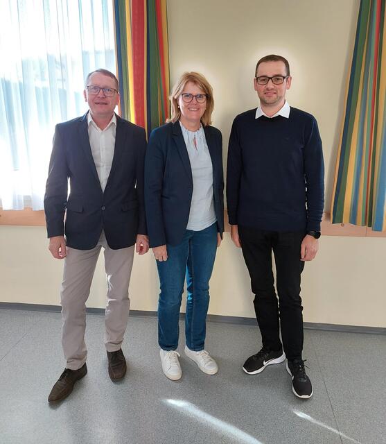 Ortsparteivorsitzenden Manfred Mayr, Landtagsabgeordnete Gabriele Knauseder und Bezirksgeschäftsführer Florian Schiffecker. | Foto: SPÖ