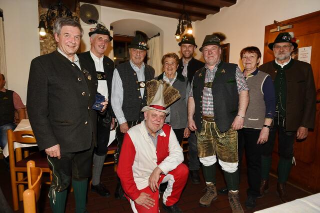 v.l.: Schachner Fritz, Kratz Nikolaus, Rainer Helmut, Grill Edith, SM Huber Harald, OSM Greiner Burkhard, Putz Gertrude, Landenhammer Oskar, vorne Zieler Plamberger Jörg - Foto Franz Frühauf