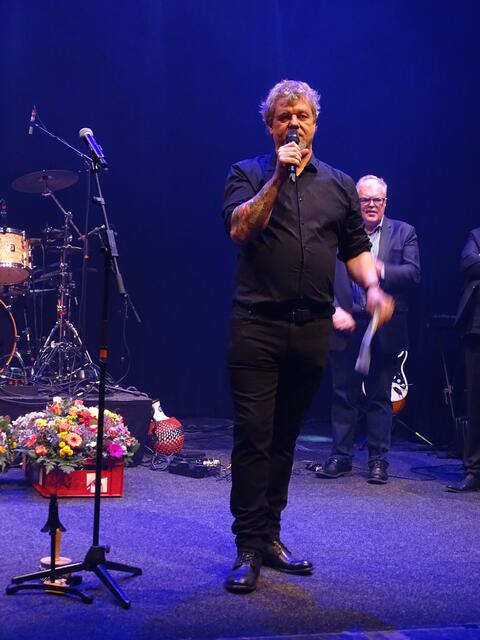 Intendant des Kunsthaus Nexus, Mario Steidl war bei seiner Ansprache sichtlich gerührt und bedankte sich sehr herzlich beim gesamten Team für ihre tolle Arbeit. | Foto: Sarah Braun