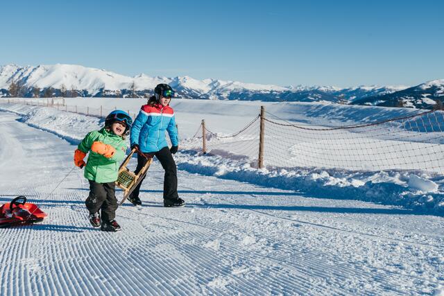 Groß und Klein freuen sich auf das Skifahren am Goldeck | Foto: Gert Perauer
