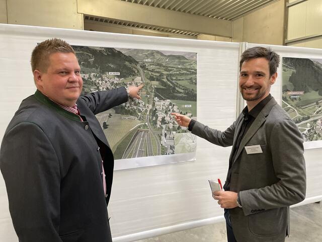 Bürgermeister Franz Sattler mit Asfinag-Projektleiter Alexander Helekal. | Foto: Verderber