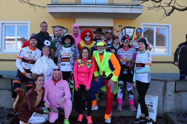 Zahlreiche Läufer des CLR Sauwald kamen verkleidet zum Charitylauf. | Foto: Ebner