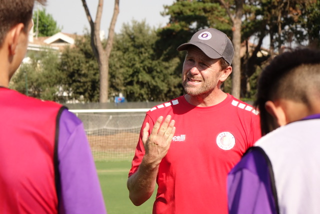 U15-Coach Thomas Höller weiß aus eigener Erfahrung, wie man Nachwuchsspieler bestmöglich entwickelt | Foto: Austria Klagenfurt