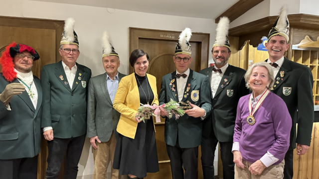 Von links: Elmar Gruber, Anton Hutterer, Willi Goldner, Tanja Kreer, Clemens Fuchsberger, Josef Mayer, Emmi Perwein und Martin Perwein. | Foto: Grünober Straßwalchen