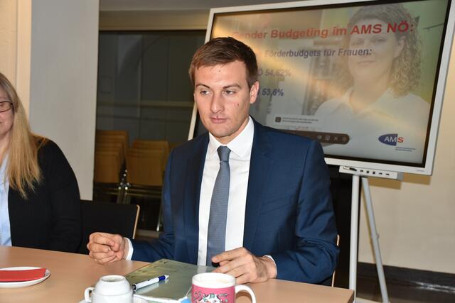 Landesgeschäftsführer des AMS NÖ Sven Hergovich. | Foto: Zezula