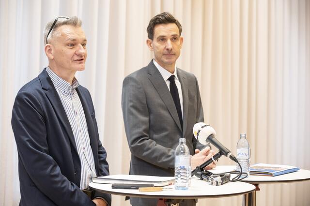 Ein Bild aus besseren Tagen: Stadtrat Manfred Eber (links) und Stefan Tschikof gehen getrennte Wege, Tschikof trat als Finanzdirektor zurück. | Foto: Stadt Graz/Foto Fischer