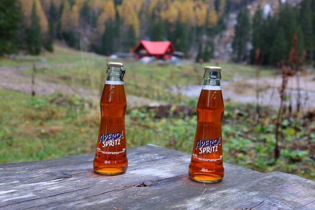 unten bei der Hütte stärken wir uns dann ...da es oben so frisch war