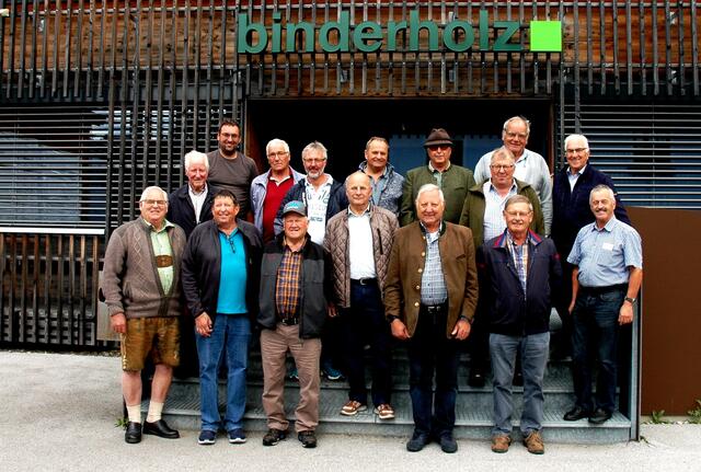 Beim Besuch von Binderholz in Unternberg waren Feuerwehr-Kameraden aus Göriach, Lessach, St. Andrä, Weißpriach, St. Michael, Mariapfarr, Zederhaus, Unternberg, Thomatal, St Margarethen und Muhr mit dabei. | Foto: Alois Planitzer