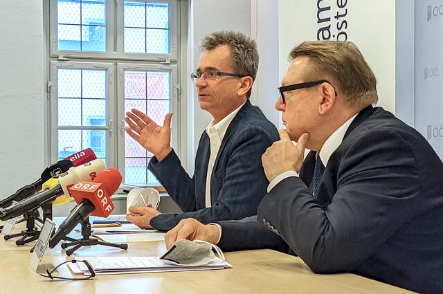 OÖ-Ärztekammer-Präsident Peter Niedermoser und Kurienobmann Thomas Fiedler bei einer Pressekonferenz zu Anfang des Jahres. | Foto: BRS