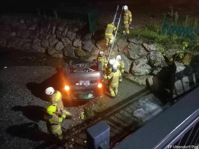 Fahrzeugbergung in Uttendorf | Foto: FF Uttendorf