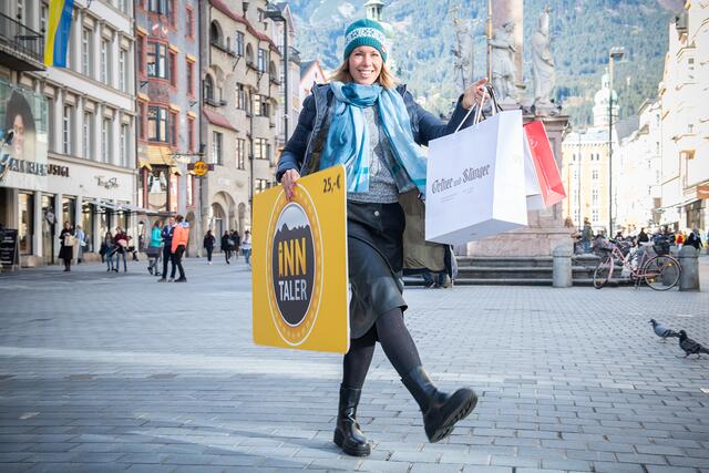 Es macht Spaß, in Innsbruck mit dem Inn-Taler zu shoppen. Noch heuer soll die 1-Million-Euro-Schwelle an Inn-Talern, die im Umlauf sind, durchbrochen werden. | Foto: Inn-Taler GmbH