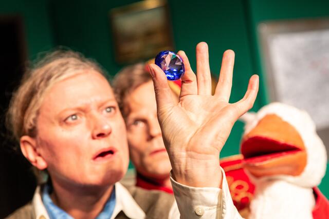 Am 25. November feiert die Detektivgeschichte "Sherlock Holmes" Premiere im Theater des Kindes. | Foto: Theater des Kindes