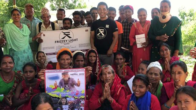Das Friedensprojekt der Frizzey Light Organisation durch Nepal in sämtlichen 77 Distrikts. | Foto: Frizzey Light