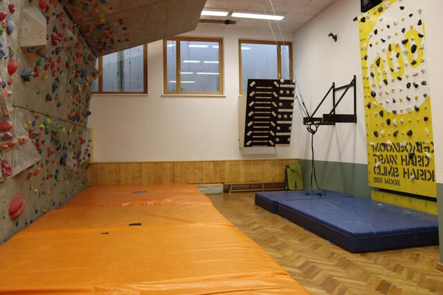 Die Kletterhalle Flirsch öffnet am 9. Dezember wieder ihre Pforten.  | Foto: Elisabeth Zangerl 