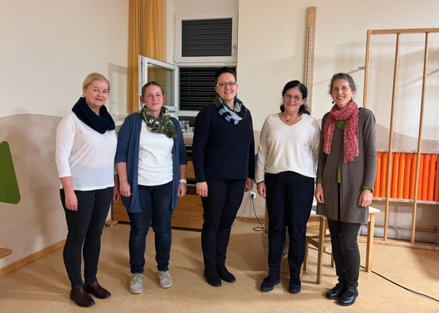Das Team des Kindergartens mit der VS-Direktorin:
Andrea Sollböck, Rosi Micheler, Elisabeth Kilnbeck, Karin Schauer, Monika Furthlehner | Foto: Julia Brandstetter