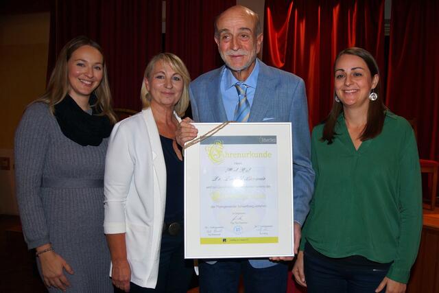 Ehrenbürger Leopold Biermair mit seiner Familie. | Foto: Gemeinde Schwertberg
