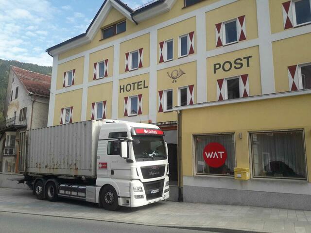 Sämtliches Inventar des ehemaligen Hotel Post wurde verladen und in arme rumänische Gebiete gebracht. | Foto: privat