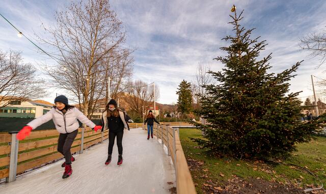 Am 19. November startet die Outdoor-Eislaufsaison in Salzburg.  | Foto: A. Killer