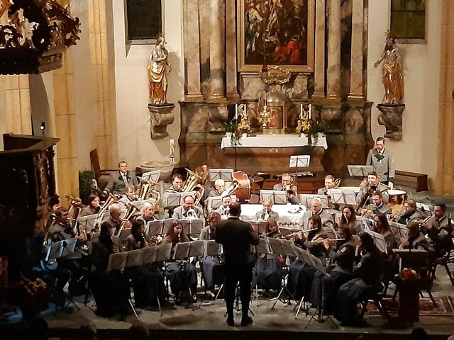 Am 12.11.2022 verwandelte sich die Pfarrkirche Stadl wieder zur Konzertbühne. | Foto: Miedl/Obermurtaler Musikverein Stadl