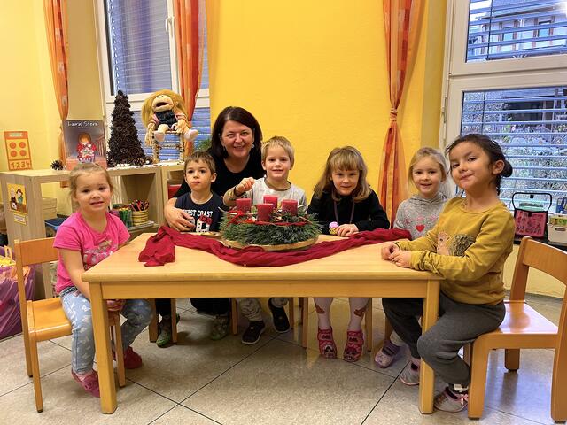 Adventbasteleien: Adventzeit im Antonius-KIndergarten - Feldkirchen