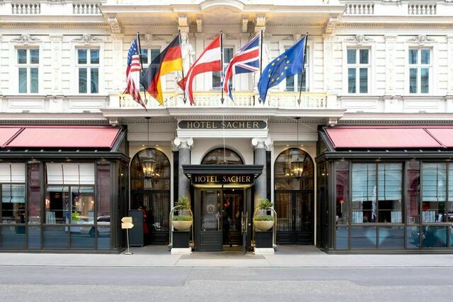 Die Partei veröffentlichte auf ihrem Instagram-Auftritt am Mittwoch, 16. November, ein Foto mit der Aufschrift: "Hotel Sacher is next – Zimmer statt Zelte!". (Archiv) | Foto: Arnold Burghardt