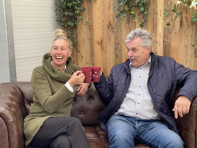 Michael Ettenauer vom Pongau TV gratuliert Katharina Maier