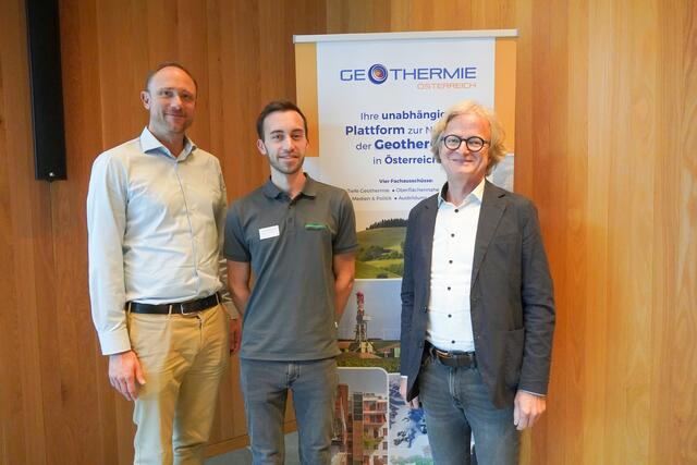 Veranstalter und Ehrengäste (v.l.n.r.): Gregor Götzl (Verein Geothermie Österreich), Stefan Roßkopf-Nachbaur (ENERCRET), Bundesrat Adi Gross. | Foto: GTÖ