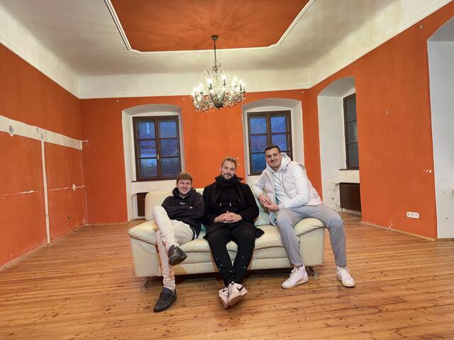 Constantin Martinuzzi, Philipp Puhr und Alexander Alexandrov haben die Kunst-Reihe ins Leben gerufen. (v.l.) | Foto: z.V.g.