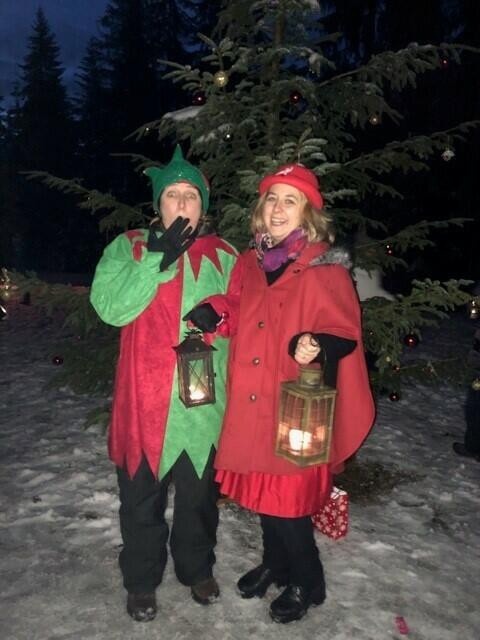 „Funkelsterne und Lebkuchenduft": Die „Tiroler Märchentraumwelten“ spielen auf der Märchenstiege am Haller Adventmarkt

  | Foto: Tiroler Märchentraumwelten