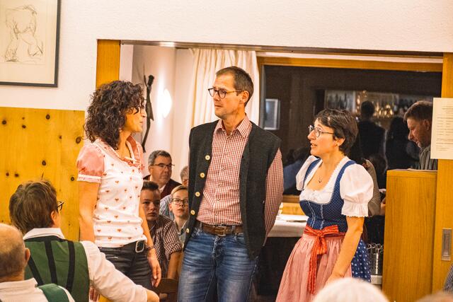 Maria Luise, Angelika und Erich brachten mit ihrem Gesang Stimmung in die Gaststube | Foto: Pernsteiner